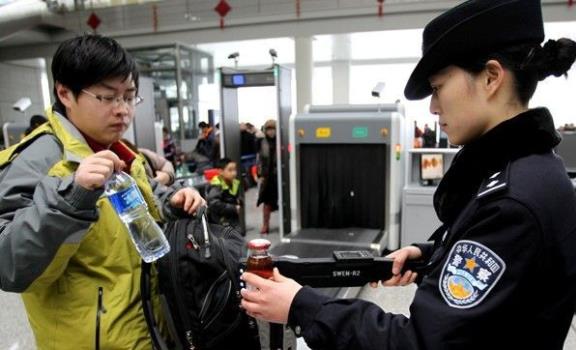 危險(xiǎn)液體探測(cè)儀使用現(xiàn)場(chǎng)