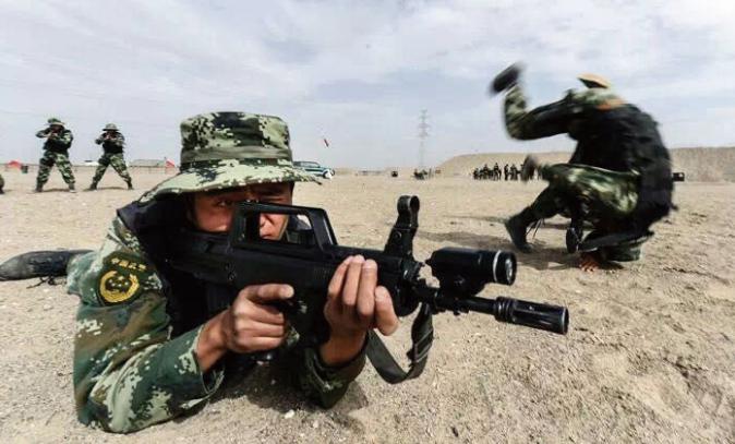 實戰戰術照明手電